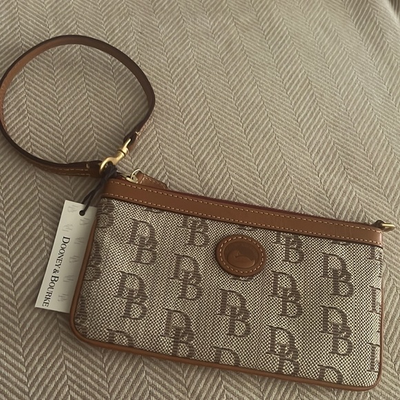 🥂𝐇𝐏!🥂DOONEY & BOURKE TAN AND CREAM WRISTLET NWT - Picture 6 of 10